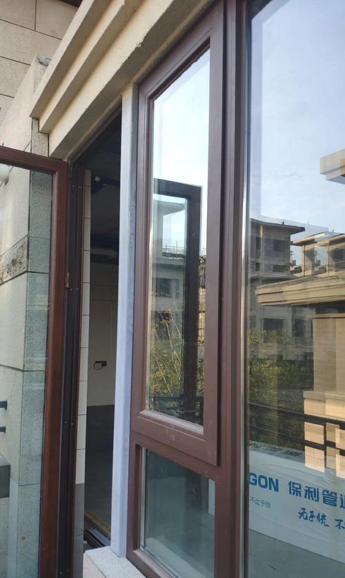 洛阳半山溪谷别墅实顶封露台阳光房设计施工与门窗工程案例解析